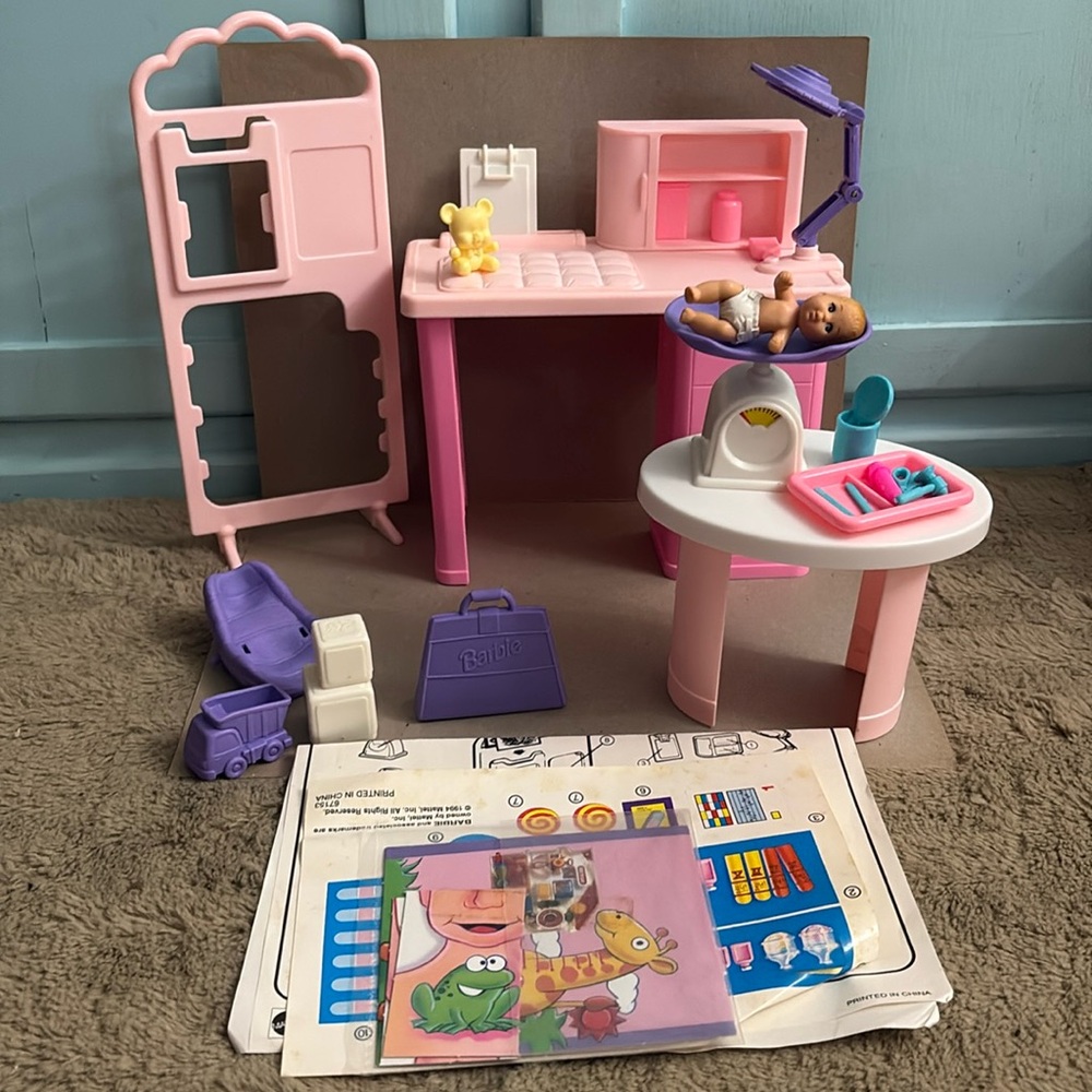 1995 Barbie So Much to Do! Baby Care Center play set #67153